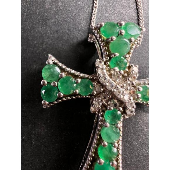 Emerald and zircon sterling silver cross pendant with 20 inch chain - Picture 11 of 12